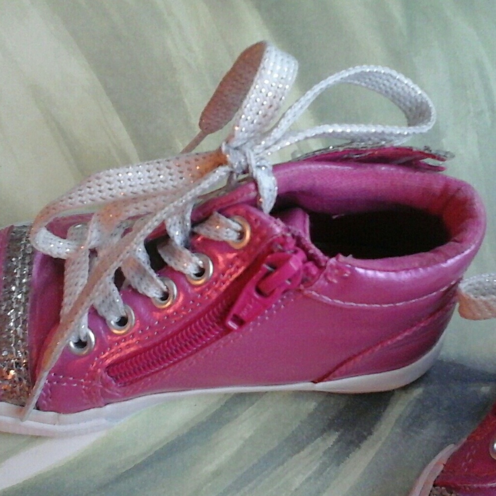 2PAIRS OF TODDLER GIRLS SIZE 8 HITOPS SHOES - Picture 5 of 8